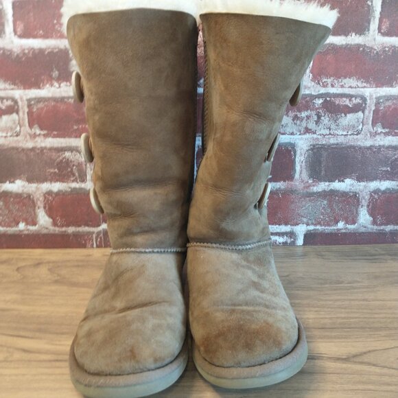 Ugg Boots Womens Size 6 Triple Bailey Button Brown Classic Boot - Picture 2 of 8